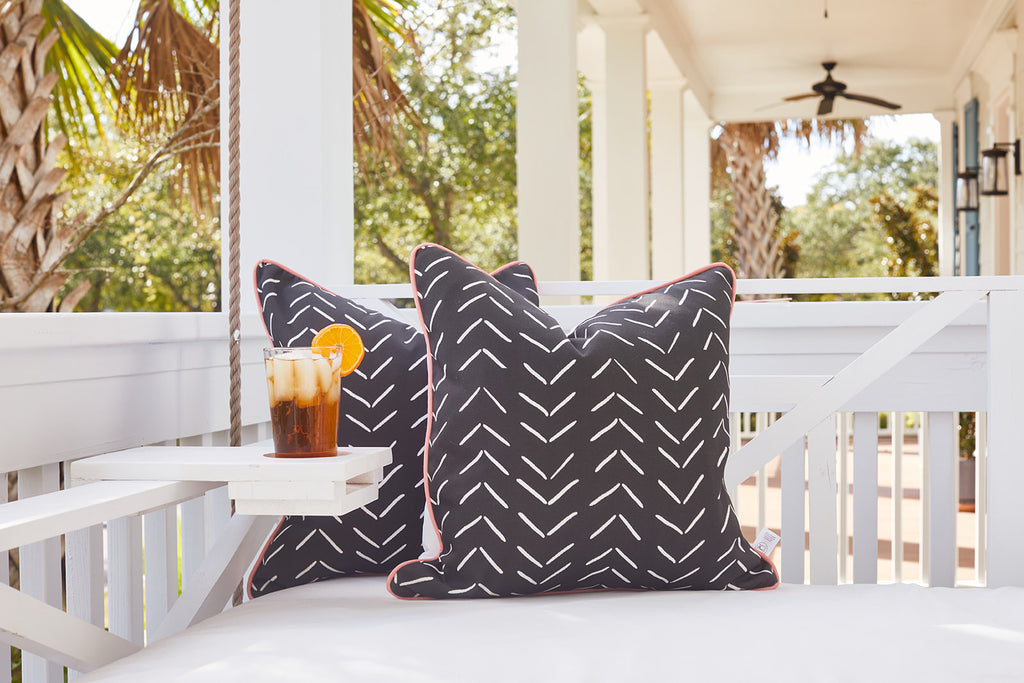 Stacked Leaves Pillow – Sewing Down South