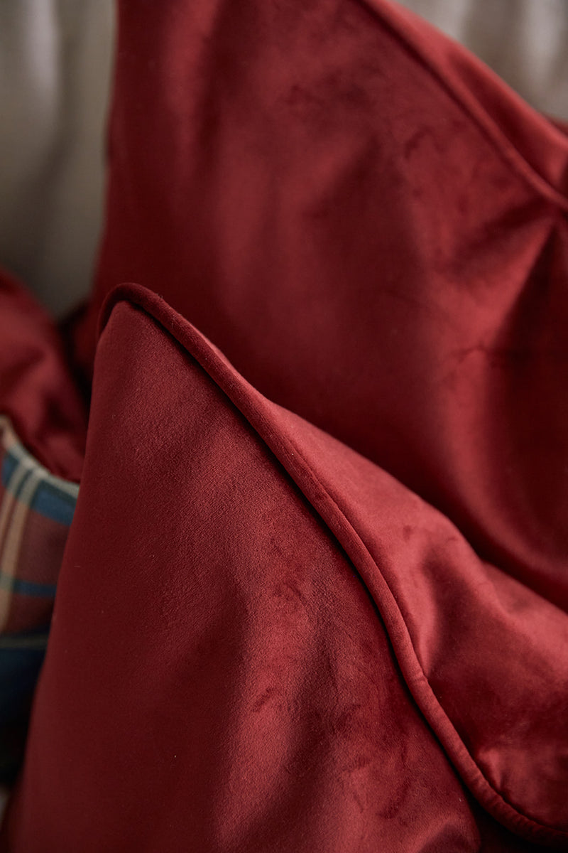 The Velvet Collection: Wine Pillow
